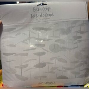 Amscan White Backdrop with Abstract Design 6 Ft Tall x 8 Ft Wide NWT